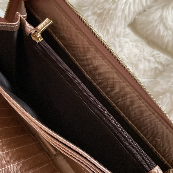 Chelmon wallet with detachable wrist strap - Picture 11 of 16